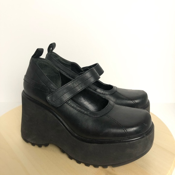 steve madden slip ons 90s